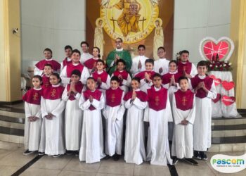Investidura de novos coroinhas e cerimoniários na Paróquia Nossa Senhora D’Ajuda